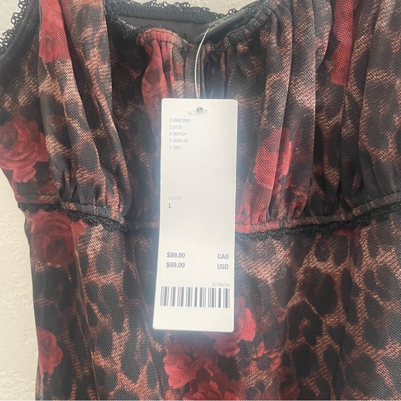 Urban Outfitters Kimchi Blue Rosebud Asymmetrical Mini Dress Size L NEW - Picture 8 of 10